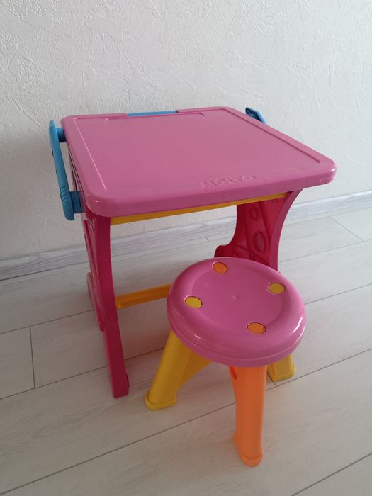 Стол детский Мольберт со стулом, розовый Molto