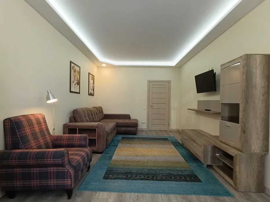 Затишна 1к квартира ЖК Новопечерські Липки Печерськ метро Звіринецька