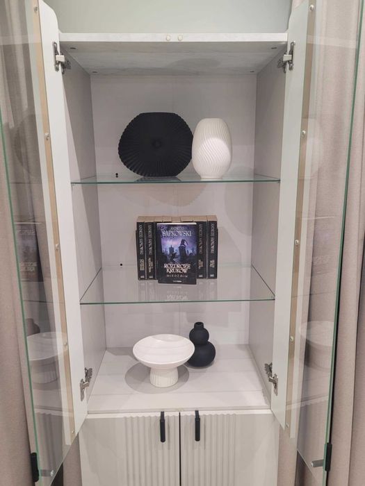 Witryna Malmi 60 cm [kaszmir / czarne nóżki]