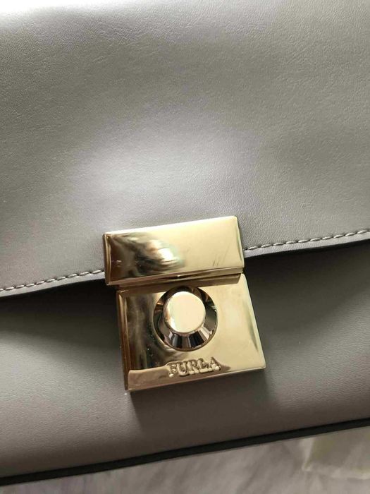 mała torebka marki Furla