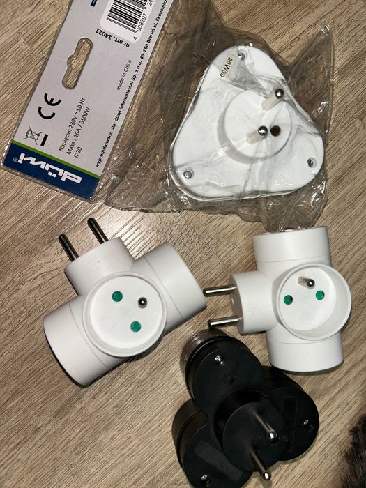 Rozgałęźnik , adapter 4 szt