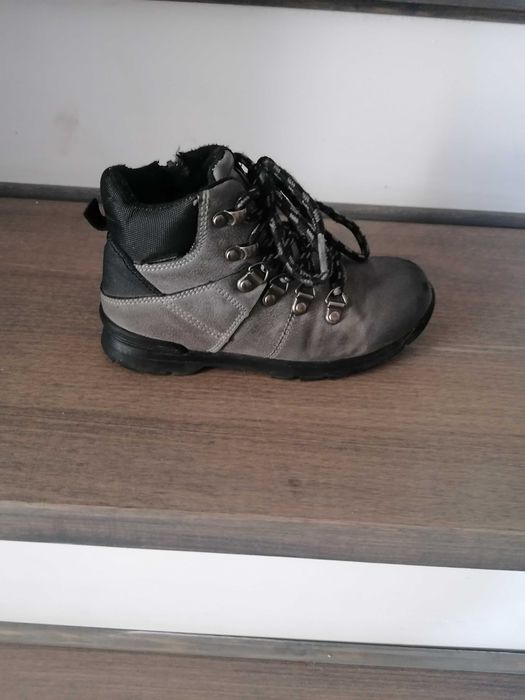 Buty dla chłopca 28