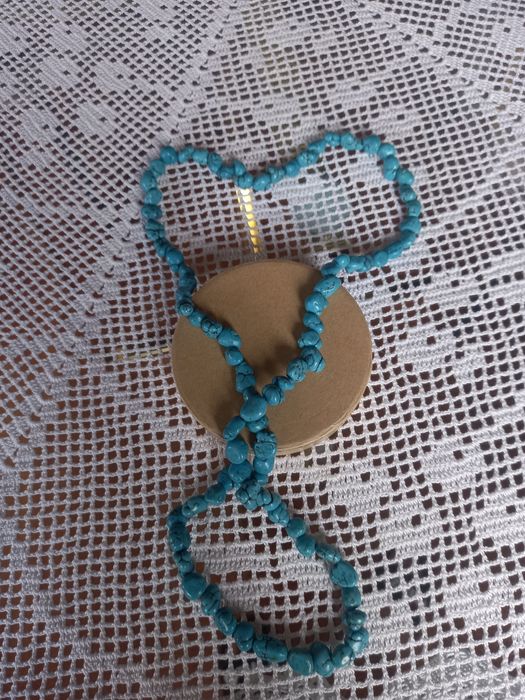 Colar de pedras azuis