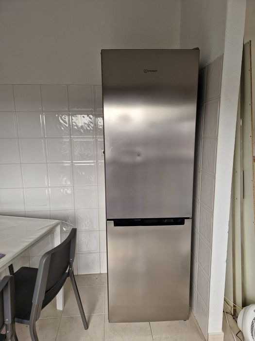 Frigorífico cor cinza