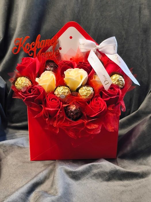 Flower Box „Kochanej Mamie” | Idealny prezent na Dzień Matki
