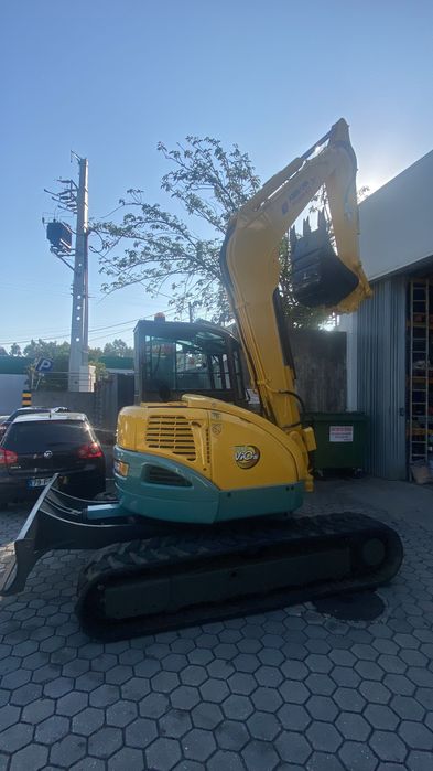 Giratória Yanmar VIO75