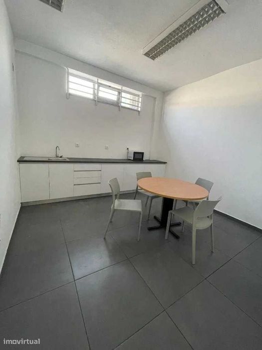 Escritórios Zona Industrial Alfena - 55m2