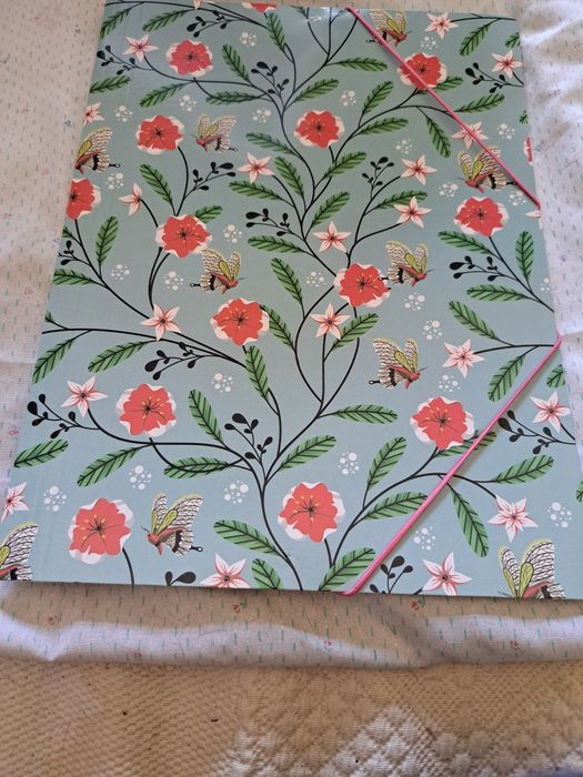 Capa com elástico A4