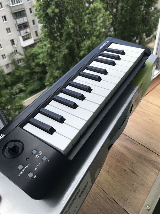 Korg microkey air midi клавіатура