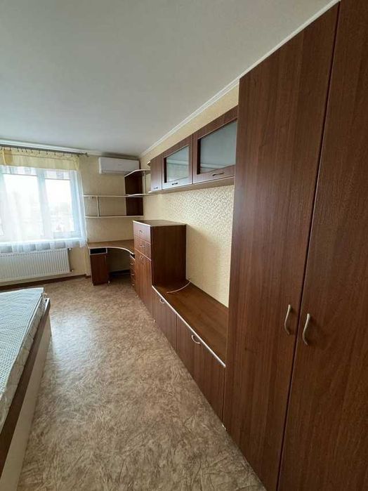 в новобyдові 1 кім. квартира на Подолі з 3 лютого