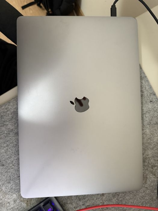 Macbook Pro 16" Intel I9 - 32gb ram - 512gb