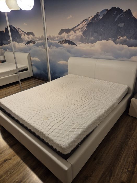 Podwójne łóżko z materacem 160x200