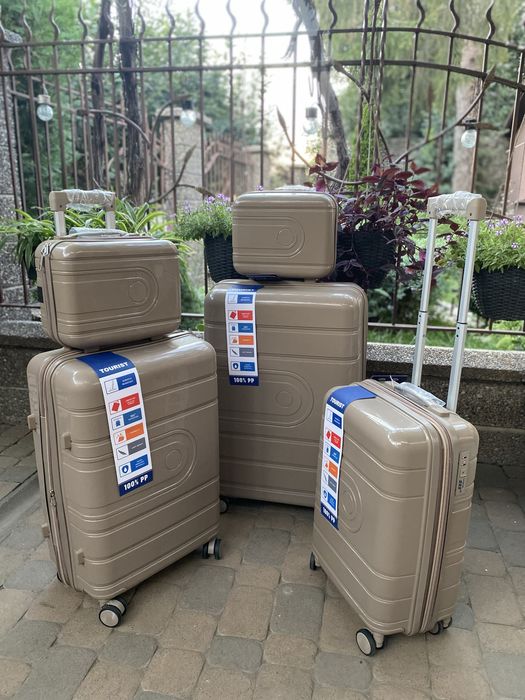 Чемодан.Baліза в 3-х розмірах,кейс  , поліпропілен .