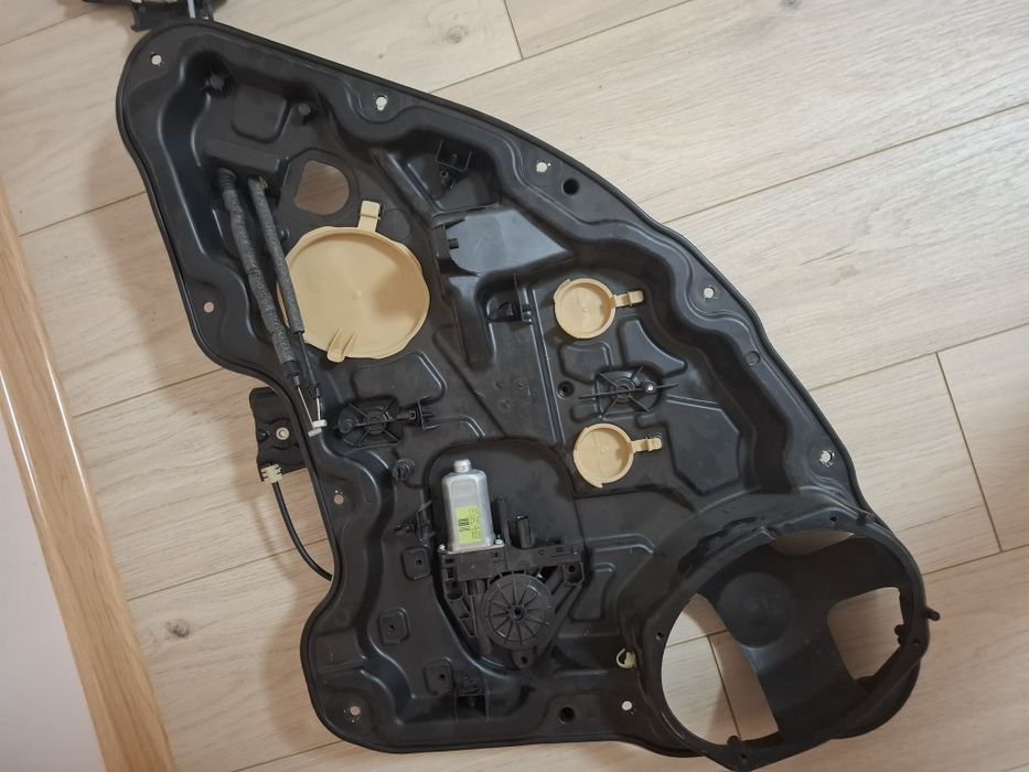 Jeep cherokee kl 2019 Стеклоподьемник с двигателем