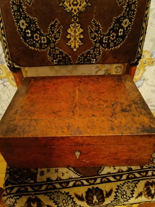 Винтажная деревянная шкатулка