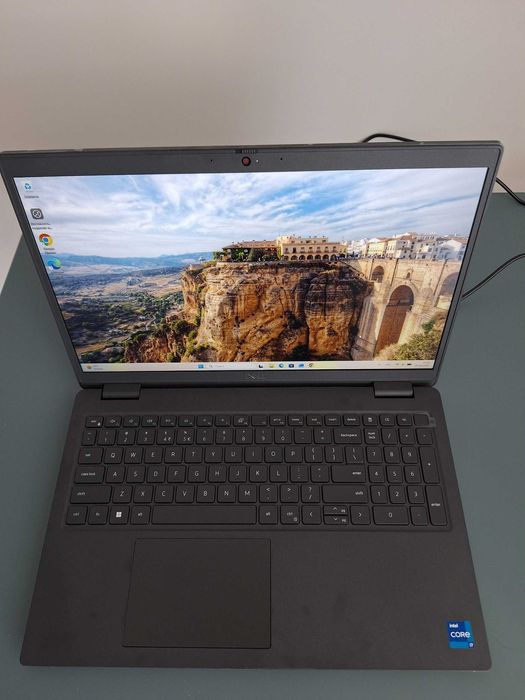 Laptop Dell Latitude 3520