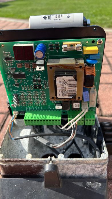 Napęd Faac 740 z elektroniką uszkodzony
