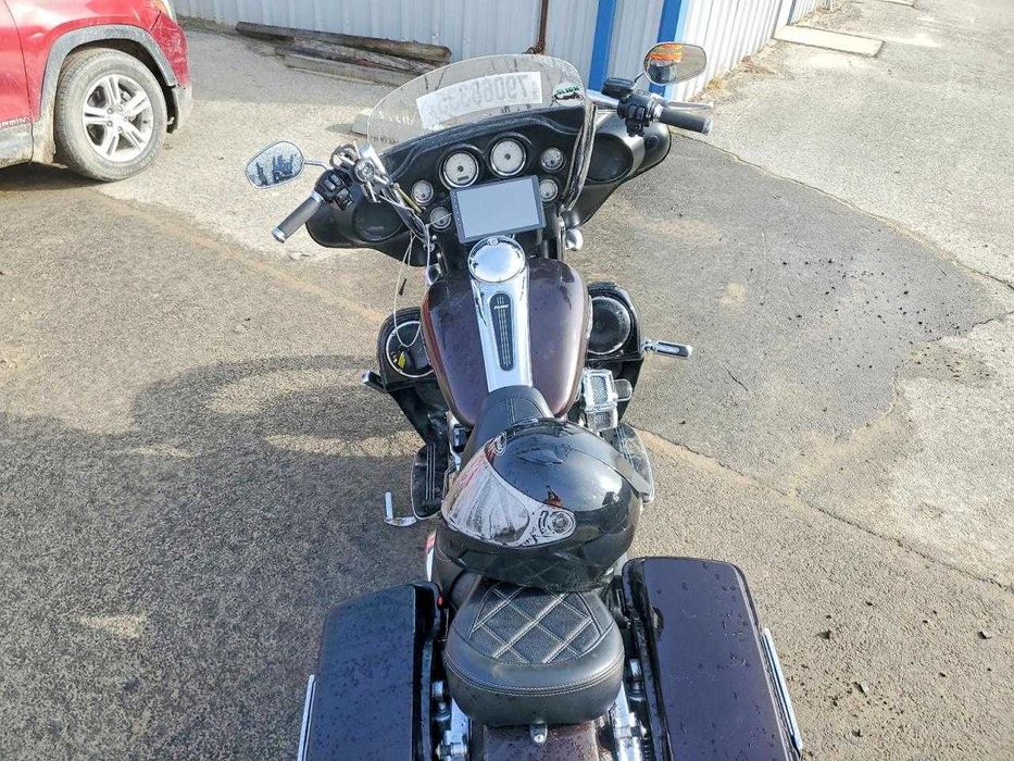 2011 Harley-Davidson FLHX