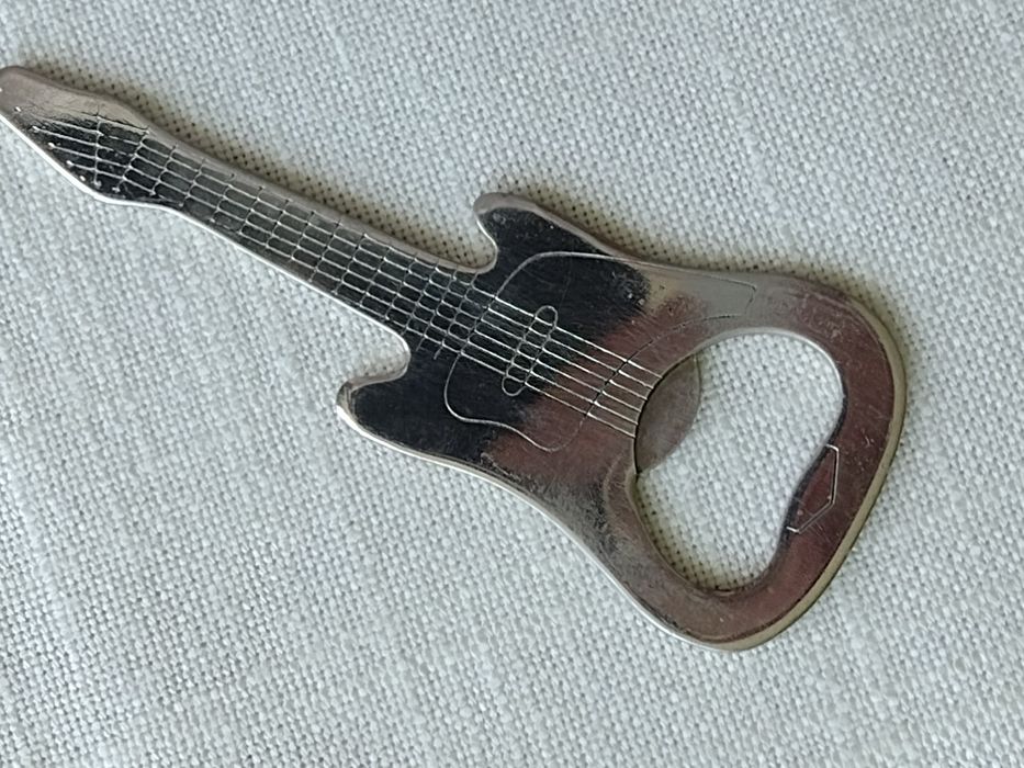 Otwieracz do butelek - gitara