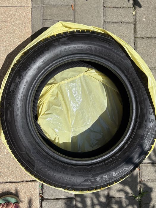 Komplet opon całorocznych Barum Debica 175/65 R15