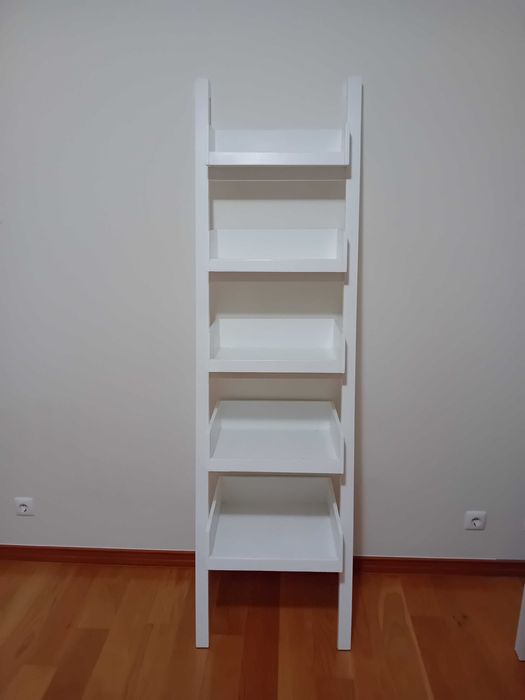 Estante elegante da Banak