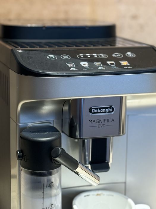 DeLonghi Magnifica Evo кавомашина