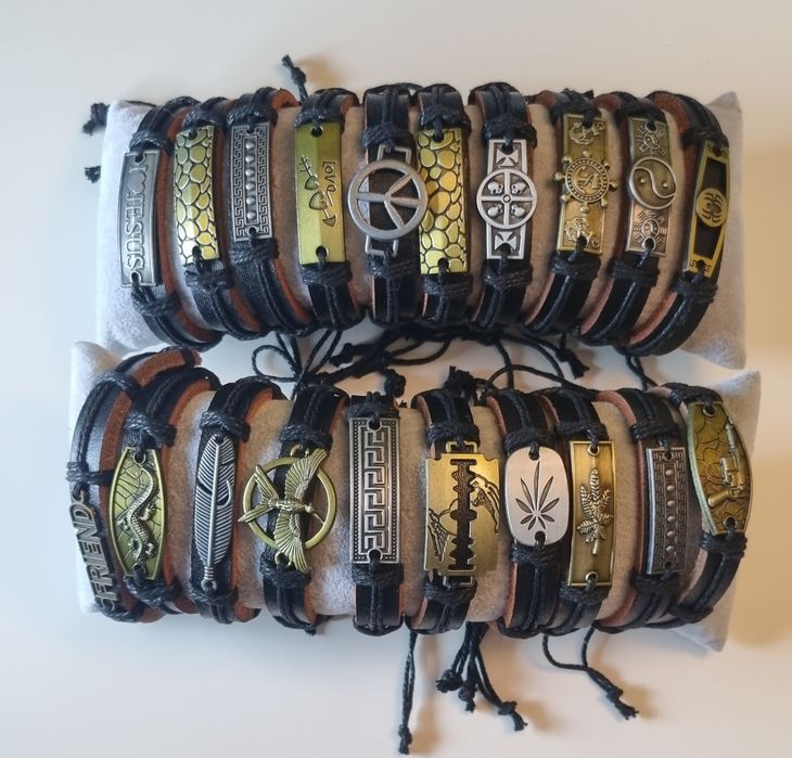 Pulseiras de Couro Pretas Ajustáveis