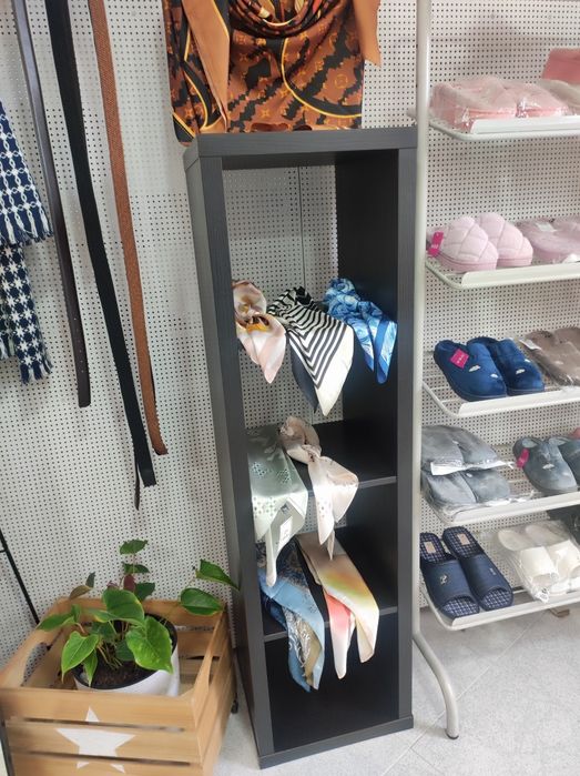 Estante tipo IKEA colina/4cubos