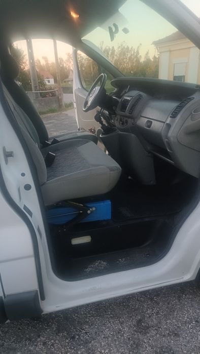 Opel Vivaro -  homolgada para especial dormitório