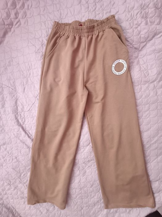 Dres dziewczęcy 152