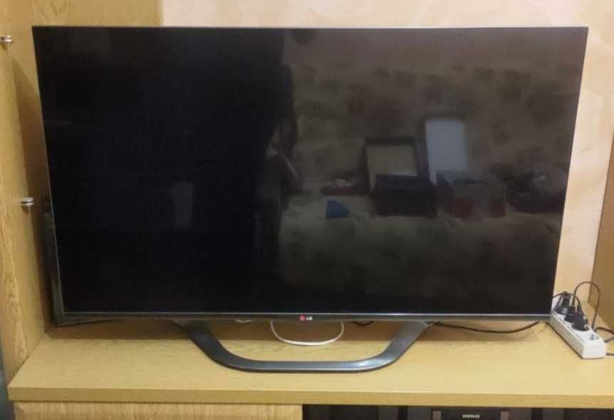 Телевізор LG 47LA690V-ZB робочий 47" - продаж по Дніпру (самовивіз)