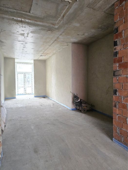 Продам КОМЕРЦІЙНЕ ПРИМІЩЕННЯ в ЖК Сузірʼя, початок РіВНЕНСЬКА (Роддом)