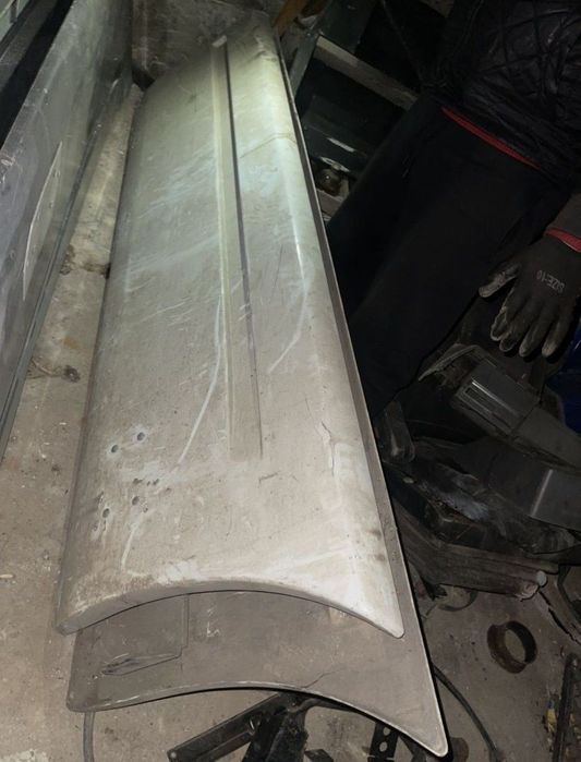 Спойлер міжосьовий Рено Преміум 420дхі Renault Premium 420dxi бокові н