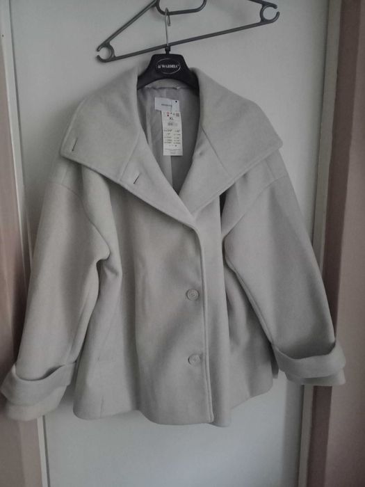 Nowa damska kurtka RESERVED