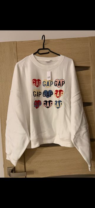 Okazja! Piękna bluza z serduszkami z logo GAP