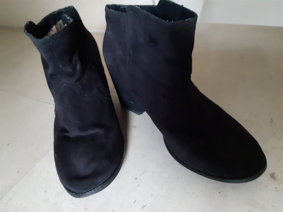 Botas / Botins Camurça Pretas Sola Couro 37