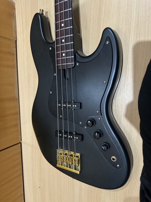 Baixo Jazz Bass Marcus Miller v3