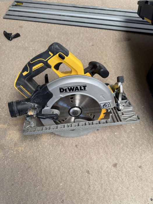Serra circular Dewalt DCS572NT 18V