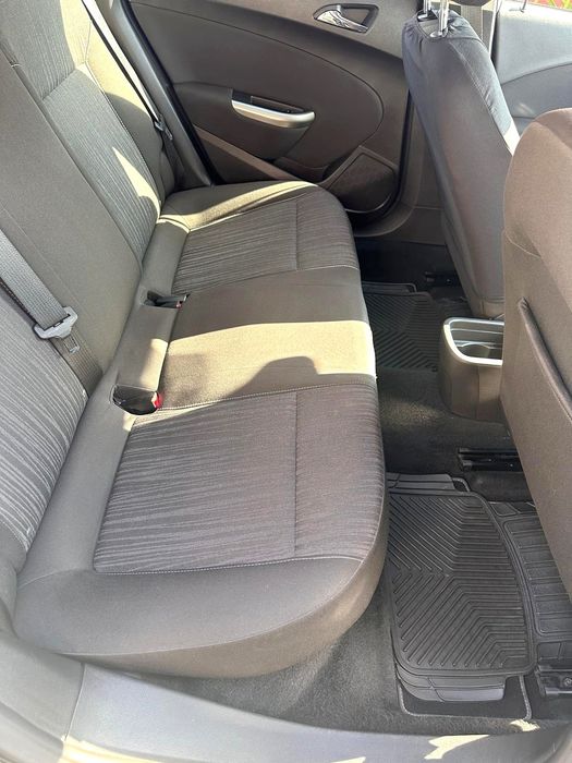 Opel Astra 1.3 - Ano: 2010
