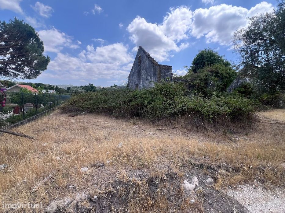 Vende-se Moradia á Entrada de Ourém- Grande Oportunidade