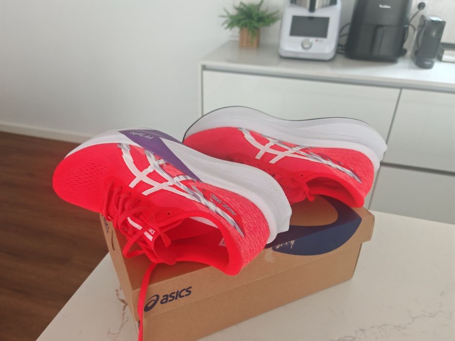 ASICS Magic Speed 4439643763743795205