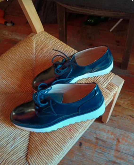 Buty damskie lakierki