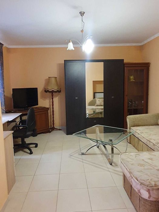 Здам будинок 2 поверхи ,80 м 3 Слобідська,є заїзд