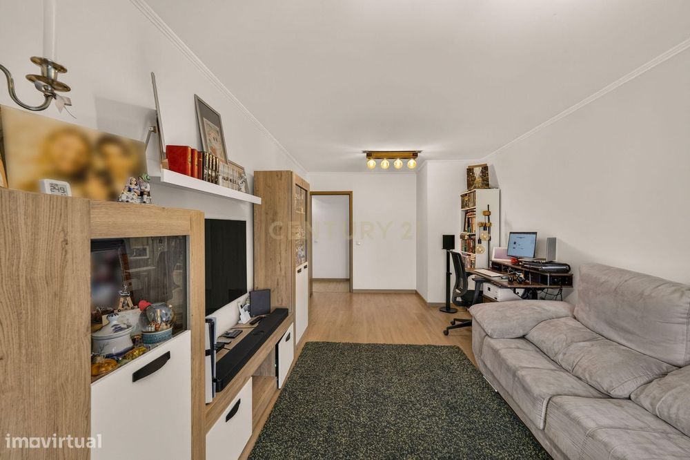 Apartamento T3 com parqueamento privativo (Monte da Caparica)
