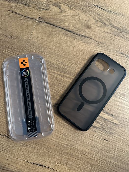 Spigen Ultra Hybrid Mag do Google Pixel 10a + Szkło hartowane z aplikatorem Spigen Glas.tR EZ Fit Pro