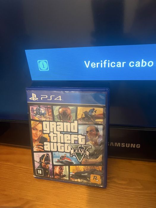 PlayStation 4 Slim 500GB + 2 Comandos + 4 Jogos + Guitarra Guitar Hero – Excelente Lote  Vendo