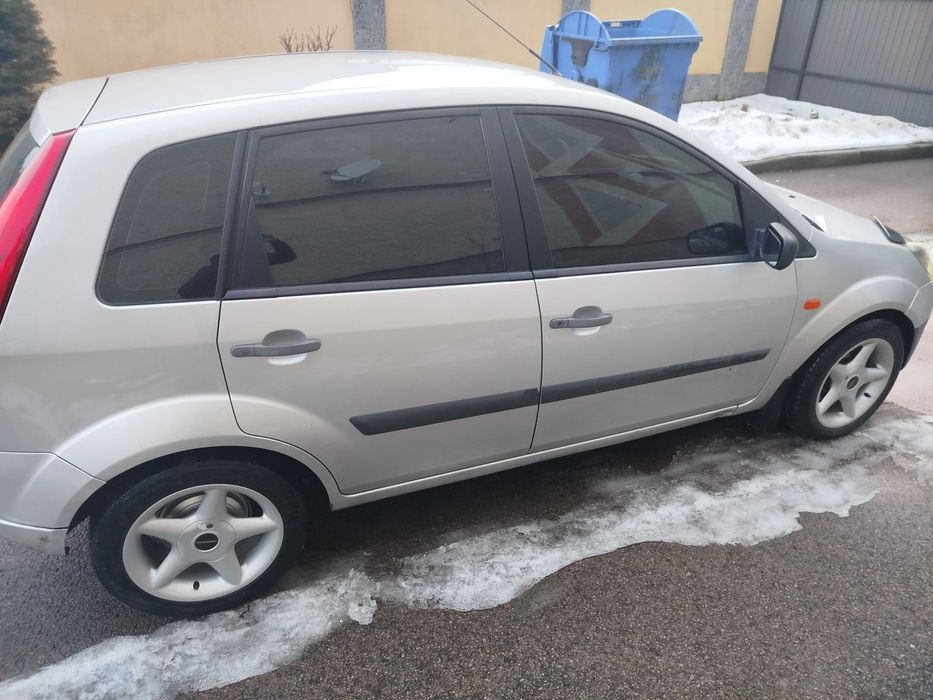 Форд фієста 1.4 2008рік