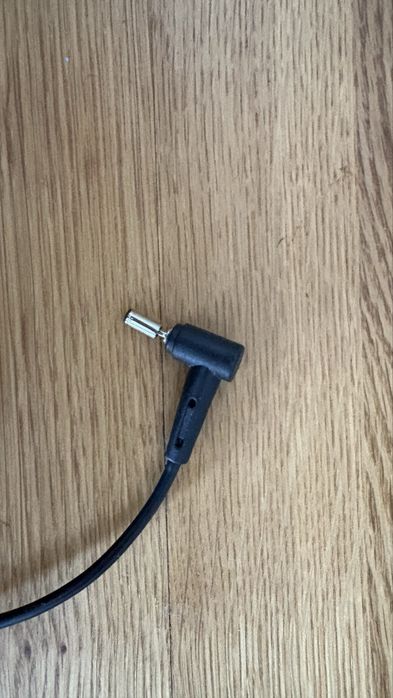 Ładowarka Asus 45W oryginalna uszkodzona