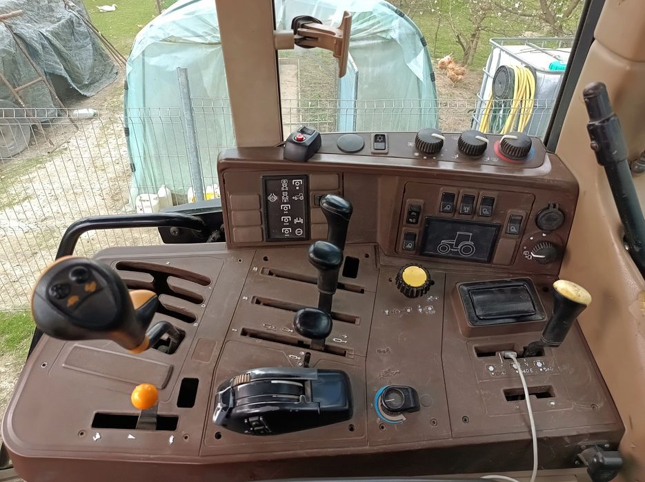 John Deere 6910 , 6810