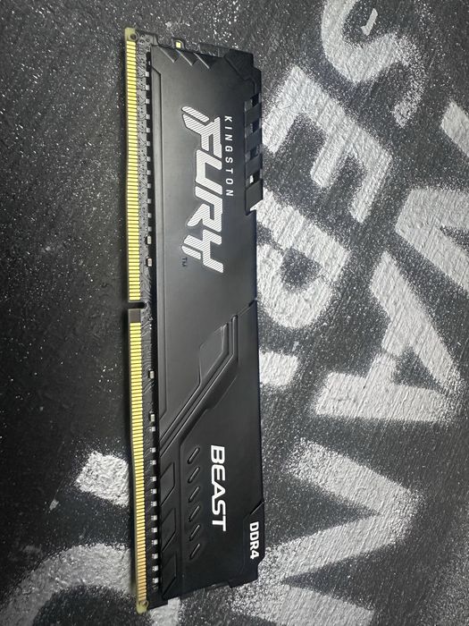 Оперативна память  ігрова Kingston FURY Beast DDR4 3200 16GB високої швидкості, ідеал як нова